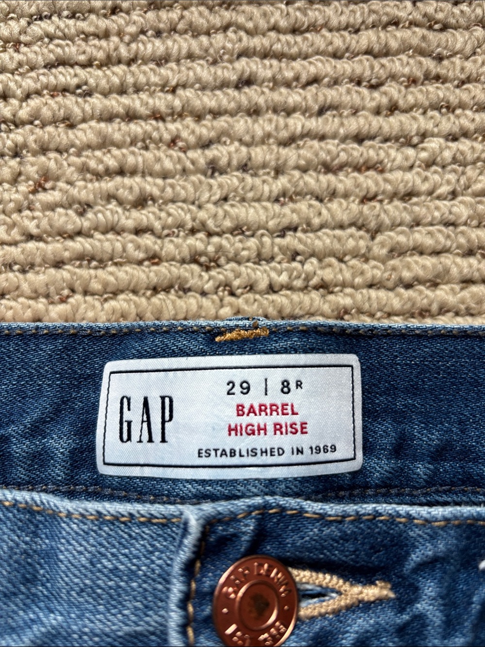 GAP BARREL HIGH RISE Cuffed Jeans. 29/8 Regular - Picture 3 of 8